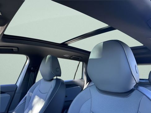 New 2026 Volkswagen Tiguan SE R-Line image 22