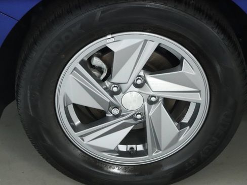Used 2024 Hyundai Elantra SE FWD image 12