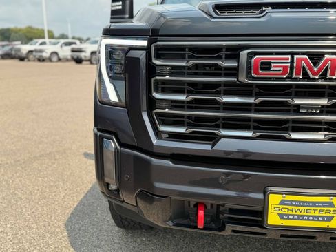 Used 2024 GMC Sierra 2500 AT4 w/ AT4 Premium Plus Package AWD/4WD image 3