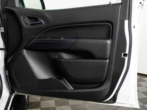 Used 2017 GMC Canyon SLE w/ SLE Convenience Package image 32