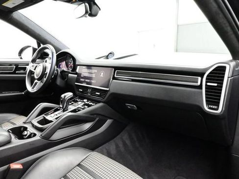 Certified 2023 Porsche Cayenne GTS AWD/4WD image 19
