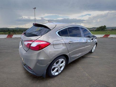 Used 2017 Chevrolet Cruze Premier FWD image 3