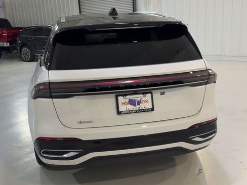 New 2026 Lincoln Nautilus Reserve AWD/4WD image 8
