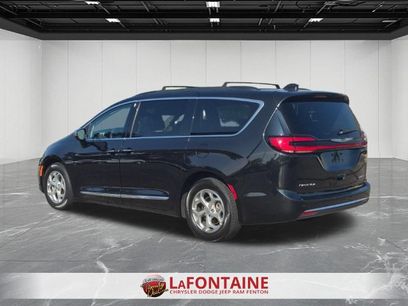 Used 2023 Chrysler Pacifica Limited
