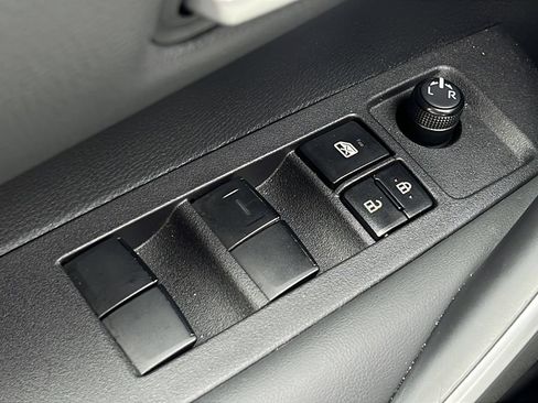 Used 2024 Toyota Corolla SE FWD image 17