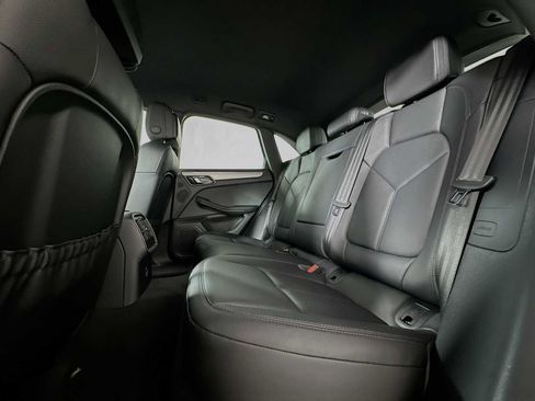 Certified 2026 Porsche Macan image 22