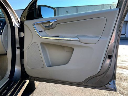 Used 2016 Volvo XC60 T5 Premier image 27