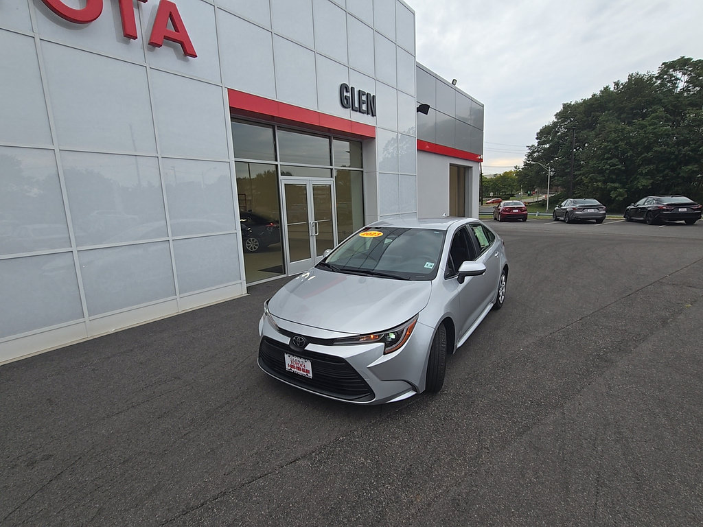 Certified 2023 Toyota Corolla LE FWD image 1