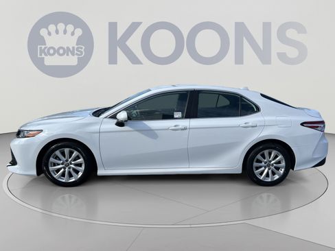 Used 2020 Toyota Camry LE FWD image 2