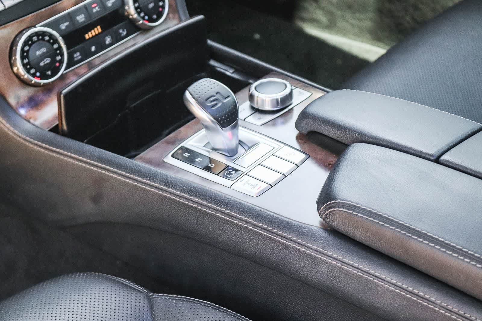 Used 2016 Mercedes-Benz SL 550 w/ Driver Assistance Package image 16