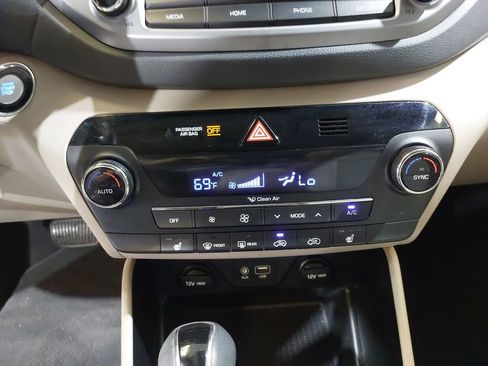Used 2018 Hyundai Tucson Value FWD image 25
