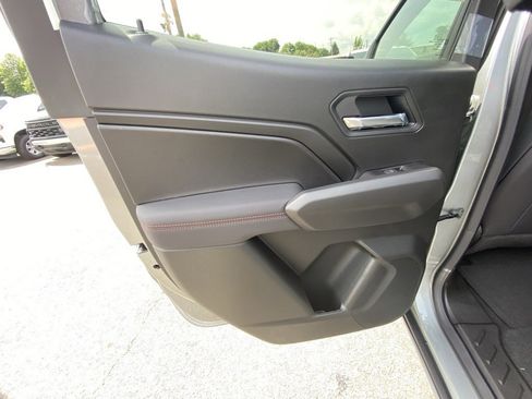 New 2025 Chevrolet Colorado Z71 image 18