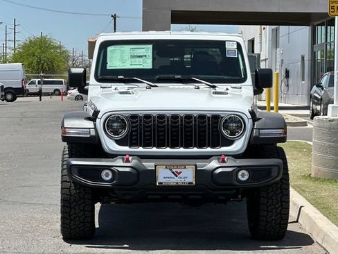 New 2026 Jeep Gladiator Rubicon w/ Steel Power Dome Hood Package AWD/4WD image 8