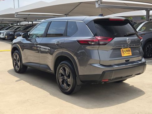 New 2026 Nissan Rogue SV FWD image 5