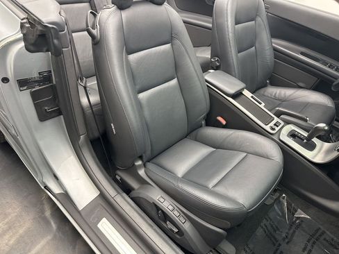 Used 2010 Volvo C70 T5 image 11