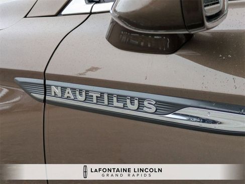 Certified 2022 Lincoln Nautilus Reserve w/ Luxury Package image 10