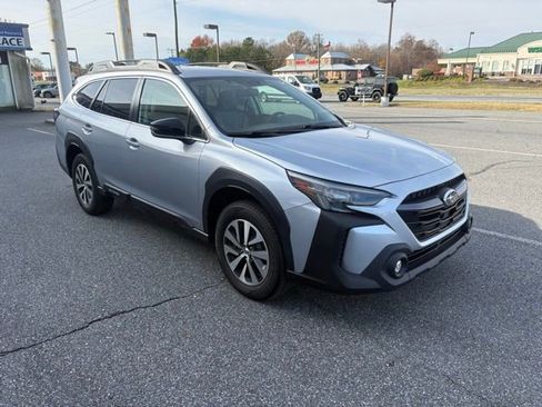 Used 2023 Subaru Outback Premium image 7