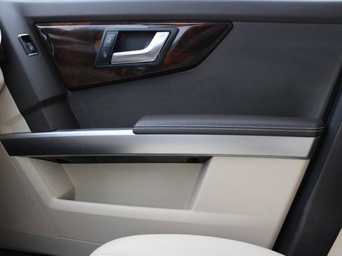 Used 2015 Mercedes-Benz GLK 350 4MATIC image 30