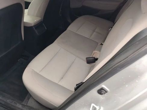 Used 2017 Hyundai Elantra SE FWD image 6