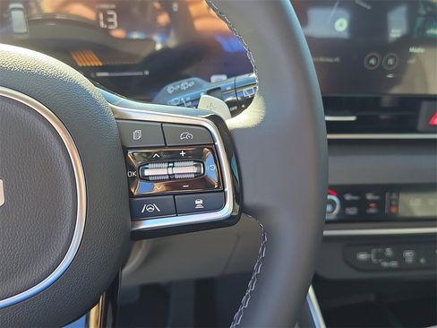 New 2026 Kia Carnival EX image 32