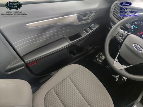 Certified 2022 Ford Escape SE w/ Cold Weather Package FWD image 32