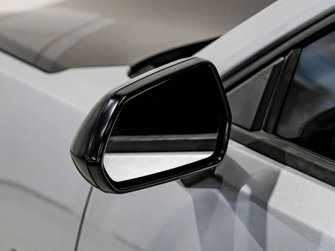 Used 2018 Chevrolet Camaro SS RWD image 40