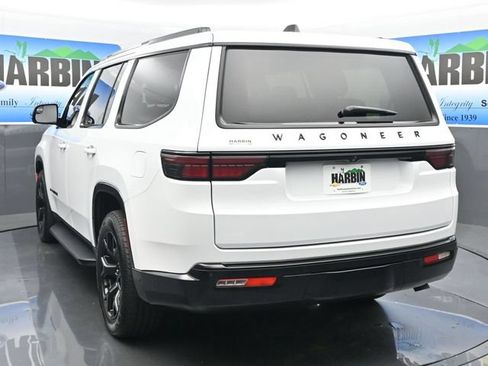 Used 2024 Jeep Wagoneer Series II w/ Convenience Group I AWD/4WD image 4