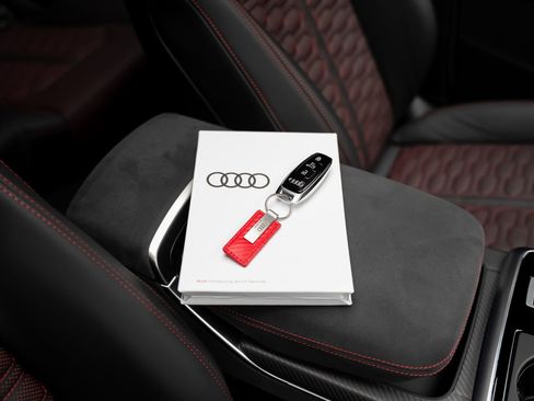 Used 2026 Audi RS Q8 performance AWD/4WD image 82