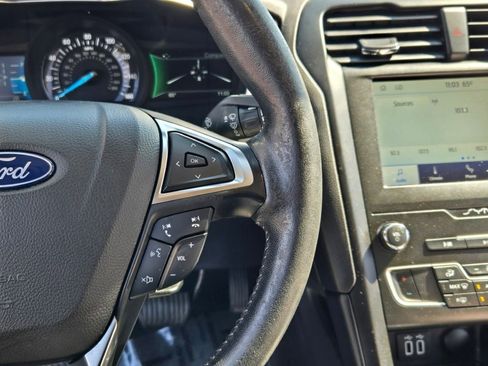 Used 2020 Ford Fusion SE w/ Equipment Group 151A image 28