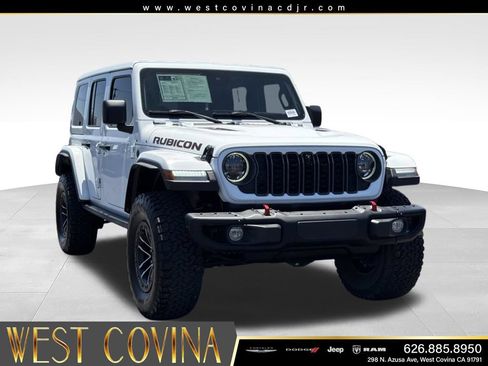 Used 2024 Jeep Wrangler Unlimited Rubicon AWD/4WD image 2