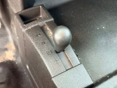 Used 2010 GMC Sierra 1500 SL image 11