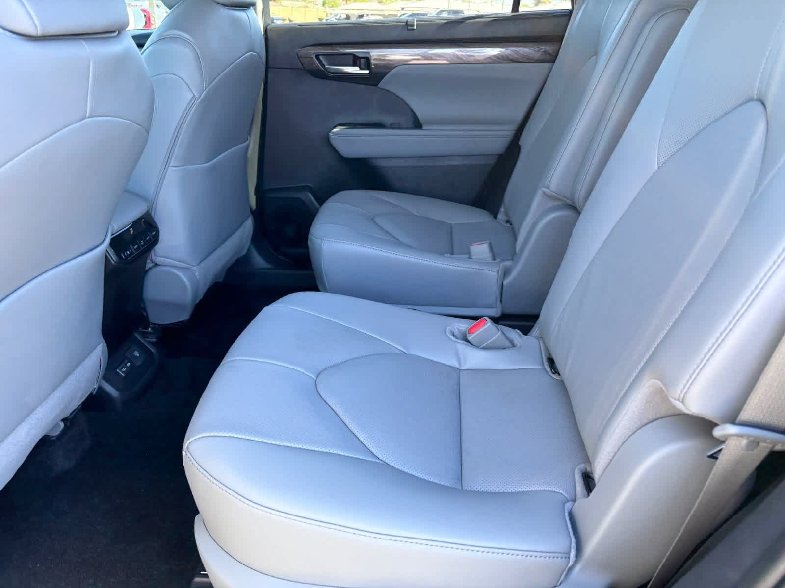 New 2026 Toyota Highlander Limited AWD/4WD image 13