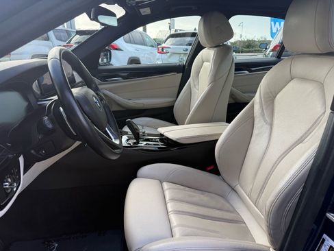 Used 2023 BMW 530e w/ Convenience Package RWD image 11