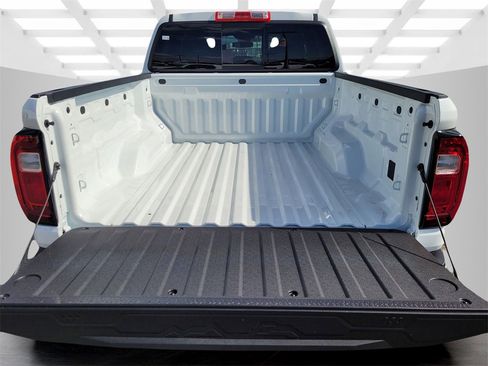 New 2026 GMC Canyon Elevation image 7