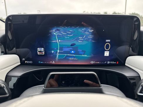 Used 2025 Lincoln Aviator Reserve w/ Luxury Package image 2