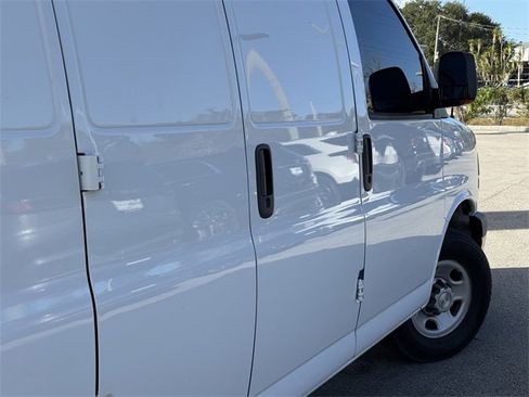 Used 2021 Chevrolet Express 2500 Extended w/ Driver Convenience Package image 8