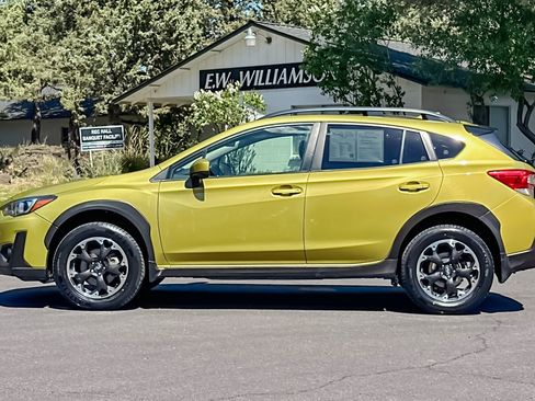 Used 2021 Subaru Crosstrek 2.0i Premium w/ Moonroof Package AWD/4WD image 8