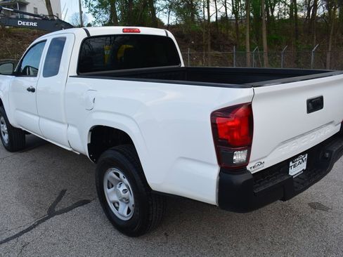 Used 2023 Toyota Tacoma SR RWD image 7