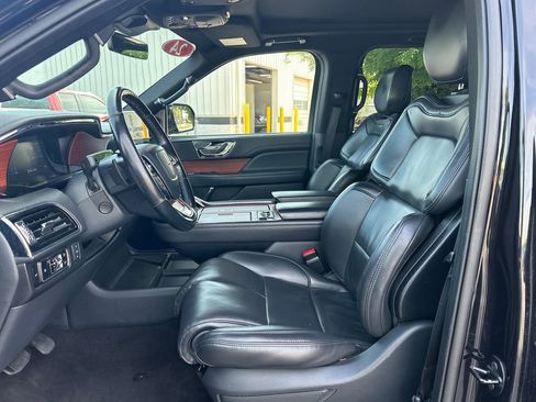 Used 2024 Lincoln Navigator L 4WD image 13