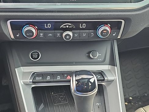 Certified 2025 Audi Q3 2.0T Premium w/ Convenience Package AWD/4WD image 7