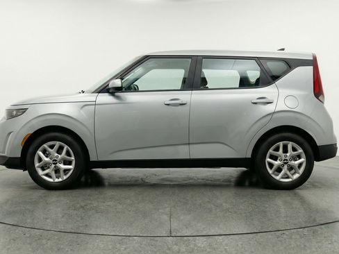 Used 2025 Kia Soul LX w/ LX Technology Package image 5