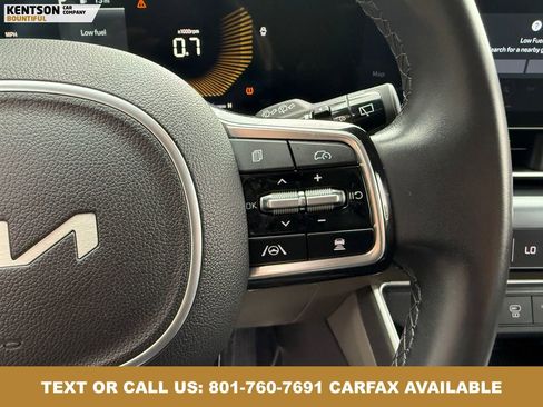 Used 2025 Kia Carnival FWD image 15