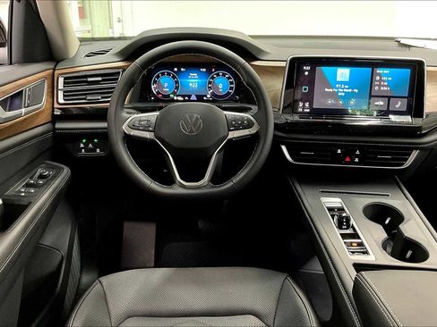 New 2026 Volkswagen Atlas SE image 15