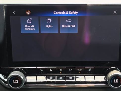 Used 2025 Chevrolet Colorado Trail Boss AWD/4WD image 30