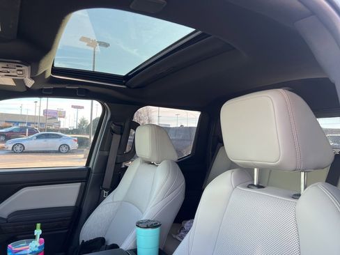 Used 2024 Toyota Tacoma Limited image 7