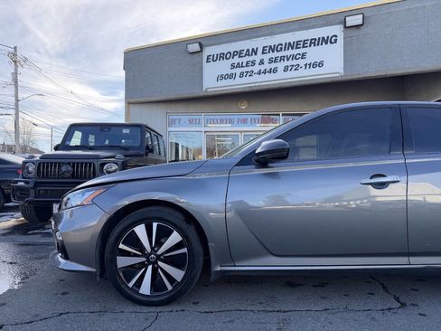 Used 2020 Nissan Altima 2.5 SV image 9