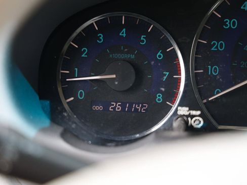 Used 2010 Toyota Sienna CE FWD image 35
