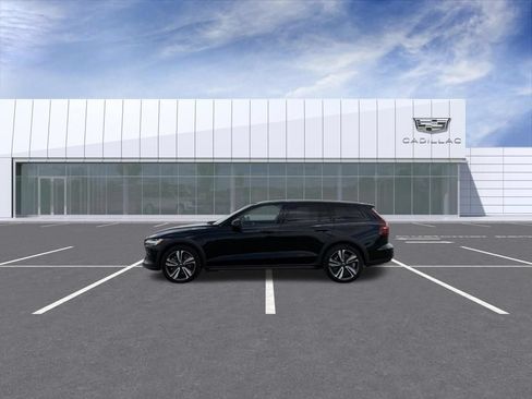 Used 2025 Volvo V60 B5 Cross Country Plus AWD/4WD image 5