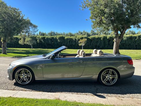 Used 2013 BMW 335is Convertible image 36