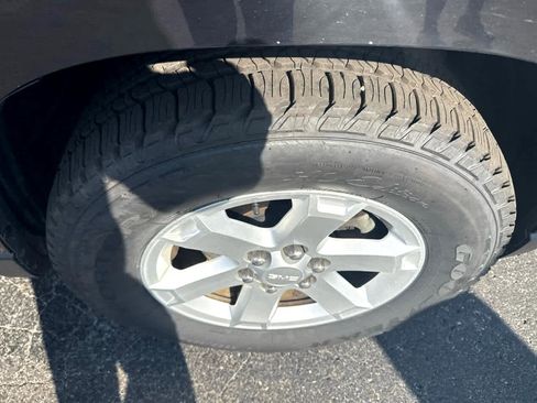 Used 2015 GMC Acadia SLE image 10